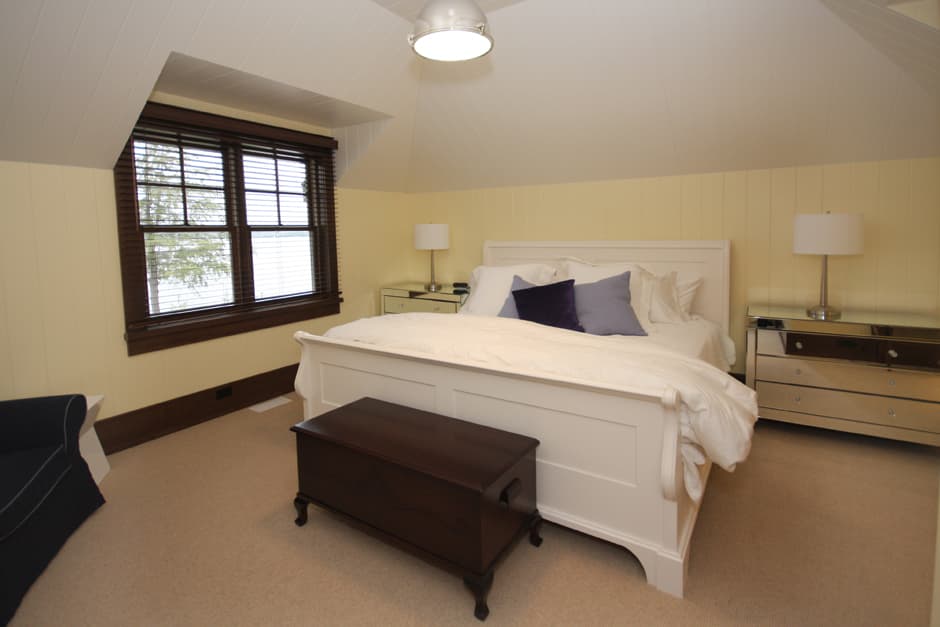 Lake House Boat House - Image 4