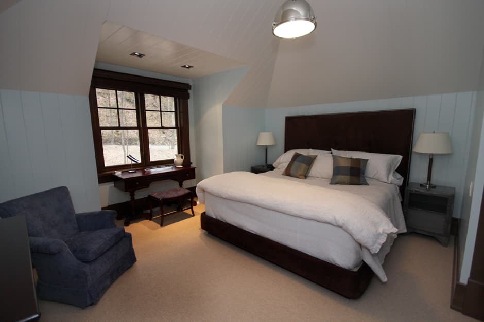 Lake House Boat House - Image 5